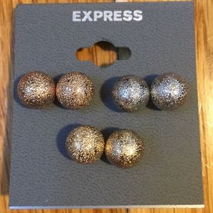 Express earrings